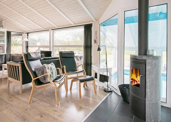 בית נופש 8 Person In לוקן