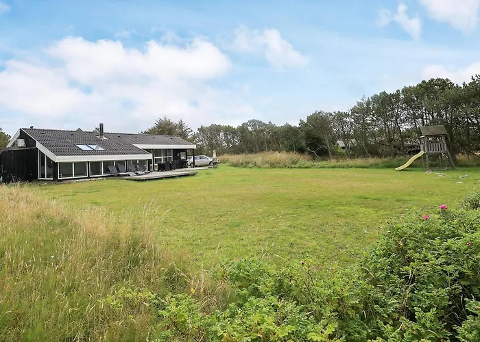 8 Person In בית נופש